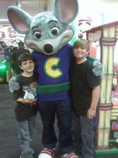 Chuck E Cheese