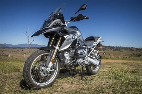 Known inside bmw as the great escape, the concept motorcycle is a look several generations down the road, but a number of elements, like the gyro system, could find practical application. BMW GS, RT, GSA steering damper - Motorbike Writer