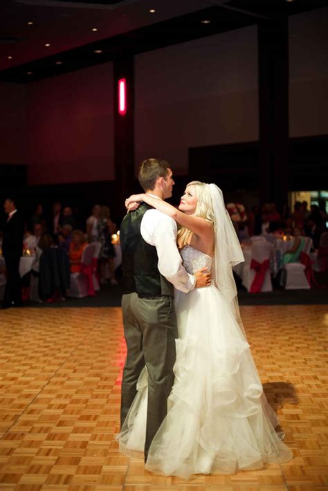 The Wedding Story Of Kelsey And Zach Herber Weddingday Magazine
