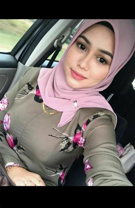 Pin Oleh Binsalam Di Hijab Cantik Di 2020 Gaya Hijab Model Pakaian