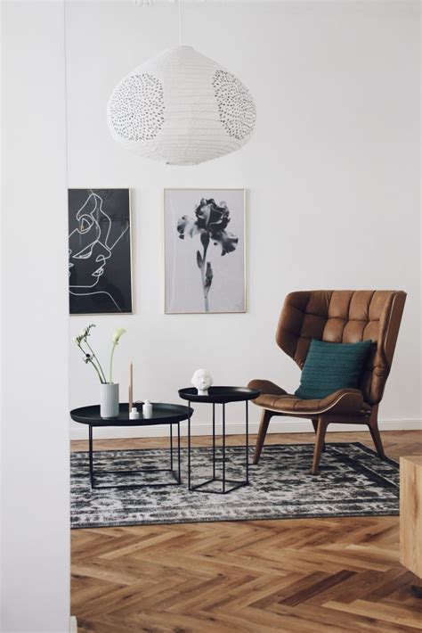 Creating beautifully designed rooms becomes easier all of these interior styling tips are simple yet impactful in a room. Berlin Altbau styling example by Interior stylists Salty ...