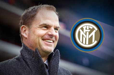 Crystal palace kulübünün facebook hesabından canlı yayında yapılan açıklamada, 47 yaşındaki çalıştırıcıyla 3 yıllığına anlaşma sağlandığı bildirildi. Frank de Boer van een zeer succesvol voetballer tot trainer