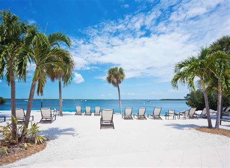 Located within a leisurely stroll of john pennekamp coral reef state park, holiday inn key largo, an ihg hotel is within a few miles (5 km) of bluefin rock harbor marina. Hampton Inn Key Largo Hotel