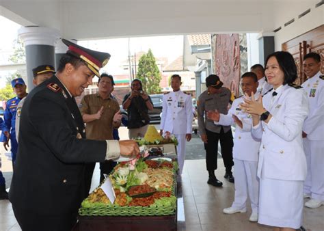 Bikin Heboh Karena Hina Arab Habib Kribo Ternyata Dikenal Dermawan