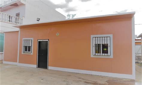 Los amantes del caravaning y las viviendas móviles que desean comprar casas prefabricadas baratas tienen a su disposición toda la oferta de autocaravanas y caravanas del mercado. Casa prefabricada barata en Sevilla de 55 m2, de chapa ó ...
