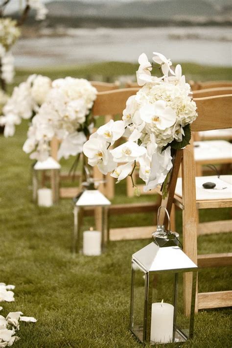 Rustic wedding aisle stage in outdoor. {blending beautiful} » Wedding Wednesday: Ceremony Aisle Decor