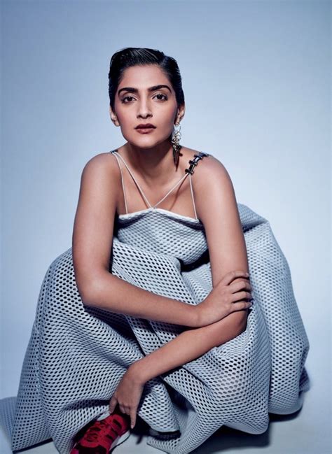 Sonam Kapoors Photoshoot For Elle India Photosimagesgallery 47662