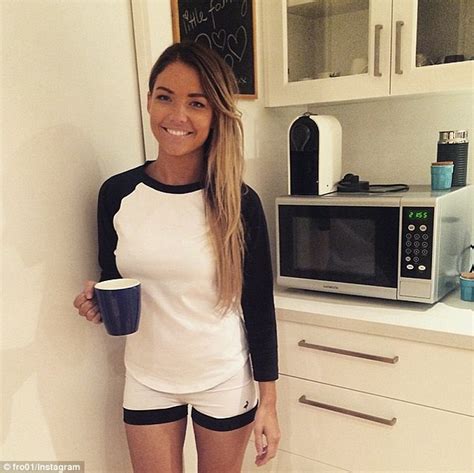 the bachelor s sam frost reveals how she found out blake garvey wanted break up daily mail online