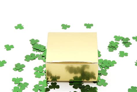 Shamrock Confetti Photos Stock Photos Pictures And Royalty Free Images