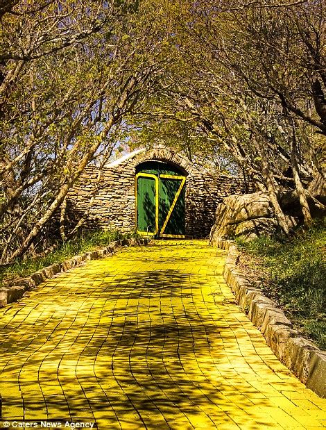 Pictures Of The Abandoned Land Of Oz Theme Park In North Carolina