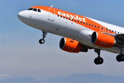 Easyjet Flight Drama As Two Passengers Hauled Off Plane By Cops After Row Over Face Masks