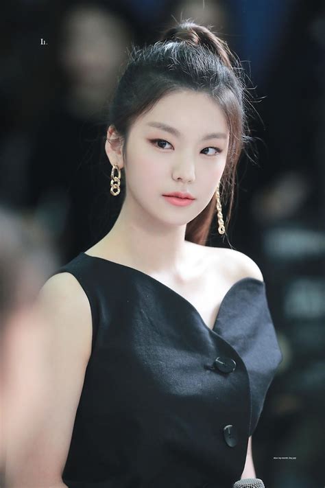 Itzy Puts Their Own Spins On Black Dresses—heres How Each Member Wears