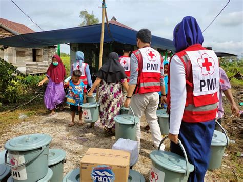 Pmi Banjar Bantu Korban Bencana Puting Beliung