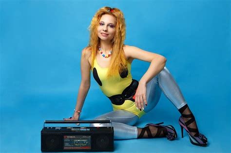 Dischi lp anni 70/80 usati discreti/buoni italiani e stranieri. Abbigliamento in stile anni 60, 70, 80 e 90: dai colori e ...