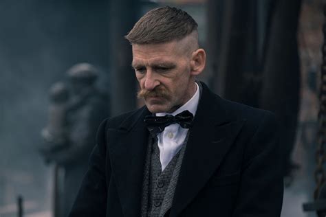 Сериал острые козырьки — самый настоящий прорыв в цикличности моды нашего времени! Барбер - Telegraph