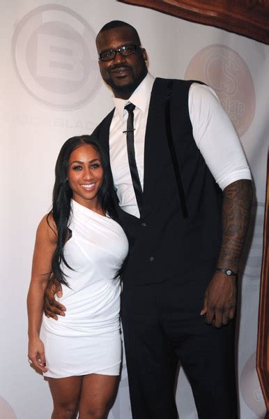 When he's surrounded by other basketball players, it's easy to lose sight of how big shaq really is. Shaq Gives Hoopz Her Walking Papers | Impeccable Imperfections