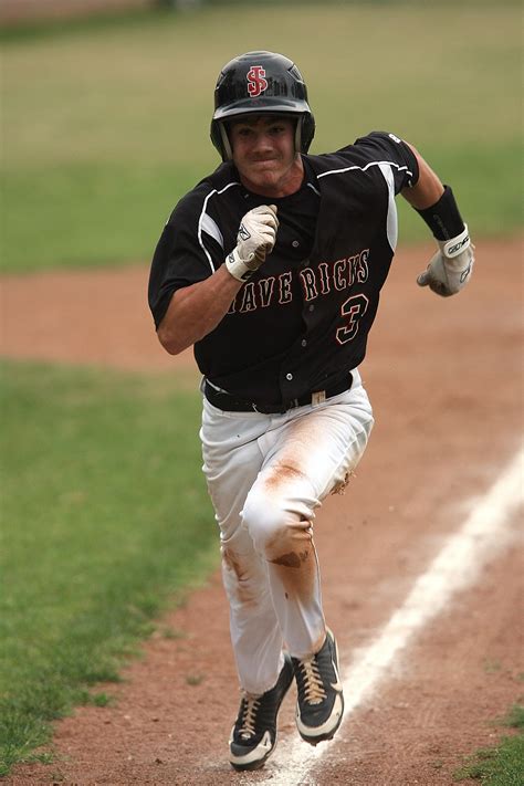 Baseball Player Running Free Image Download