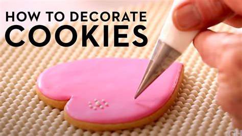 Bring your littles into the kitchen and unleash their cookie creativity—not chaos! Beginner's Cookie Decorating 101 - YouTube