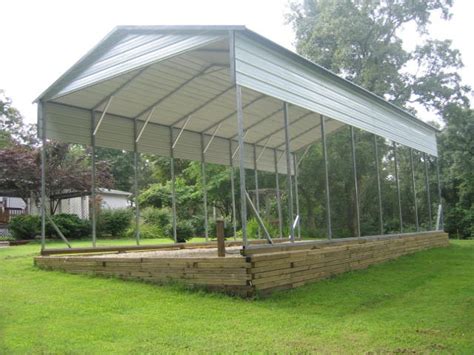 While many rvers might think that covering their rv in a cloth or tarpaulin provides sufficient protection, we must warn you: Metal RV Carports Oregon OR | Motor Home Covers Oregon OR