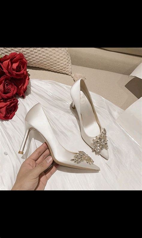 Kasut Kahwin Tunang Women S Fashion Footwear Heels On Carousell