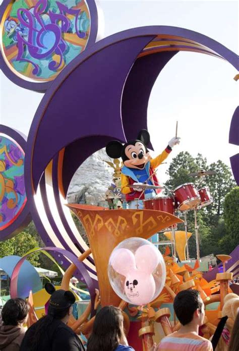 Inpark Magazine Disneyland Celebrates 90 Years Of Mickey Mouse In 2019