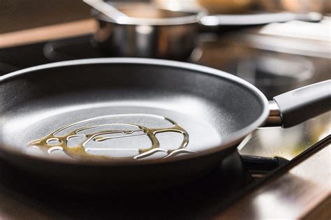 Pan With Olive Oil Ready To Cooking Free Stock Photo Picjumbo