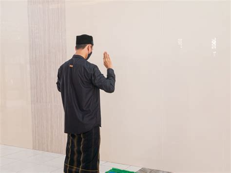 Maka di sunnatkan untuk melakukan shalat yaitu sholat tolak bala. Tata Cara Shalat Tolak Bala Lengkap beserta Bacaan Doanya ...