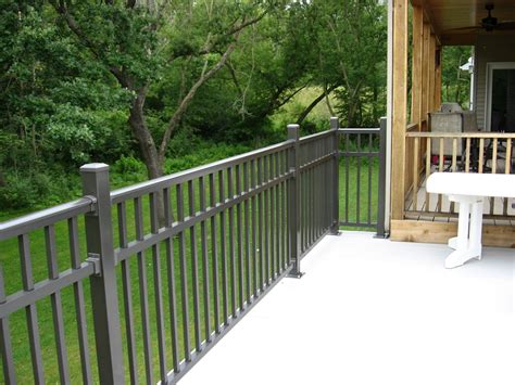 Building a balcony railing is not as difficult as it seems at first glance, but the hardest decision is about the design and materials one should use. » Avon Aluminum Deck Railing