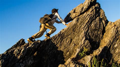 Climbing, caving, beer, life in kaohsiung is an awesome thing. 10 Reasons Why Climbing Mountains Will Enrich Your Life