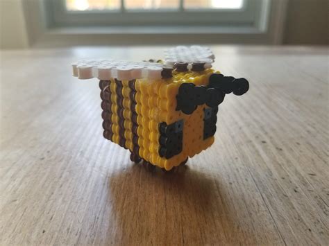 You'll learn, among other things. In celebration of the new 1.15 snapshot, I made a bee ...