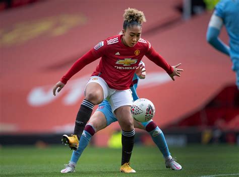 Lauren James Chelsea Women In Talks To Sign Manchester United Forward