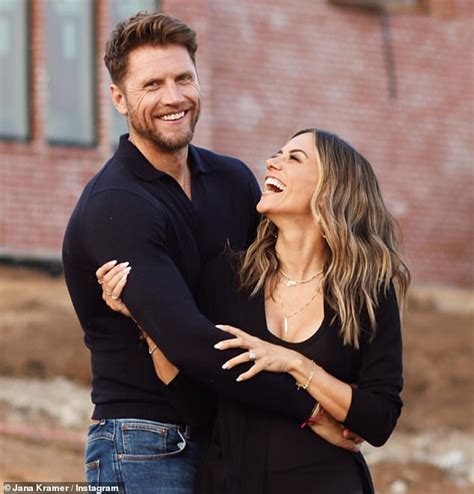 Jana Kramer Is Engaged The Star Reveals She Is Set To Tie The Knot With Allan Russell Daily