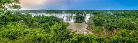 Diese sich an der grenze von argentinien und brasilien befindlichen wasserfälle sind eines der beeindruckendsten naturwunder der welt. Iguazú-Wasserfälle - 4 Tage Vorfreuen | Brasilien ...