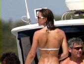 Kate Middleton Prince William S Wife Sunbathing Topless Zazzybabes Com