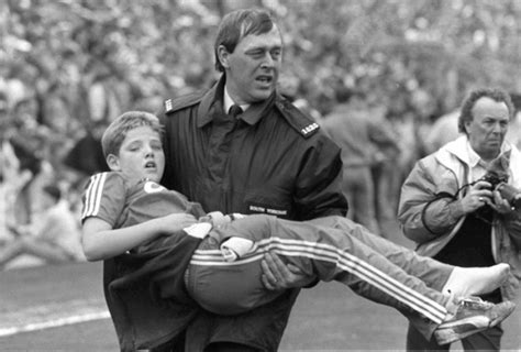 How the hillsborough disaster unfolded. Strage di Hillsborough, le immagini della tragedia: 96 morti - Corriere.it