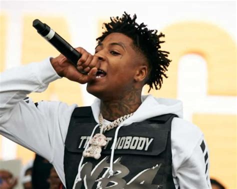 Nba Youngboy Shows Off Huge Riaa Plaque For 100 Goldplatinum
