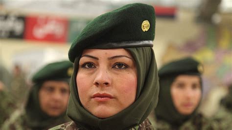 ‮افغانستان‬ ‭bbc ‮فارسی‬ ‮عکس فراغت افسران زن در هرات