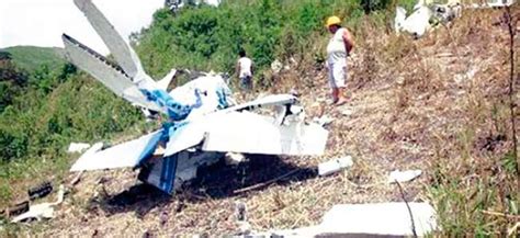 A small plane has crashed into a hangar at an airport in texas, united states, killing all 10 people on board. 3 Americans killed in northwest Colombia plane crash