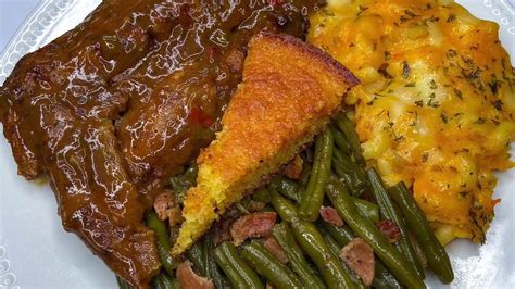 Lets Cook Dinner Thanksgiving Dinner Ideas Smothered Turkey Wings Green Beans Mac