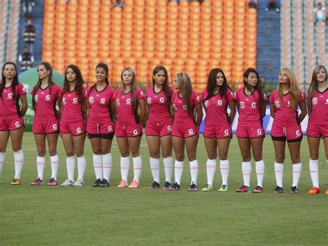 A seleção de futebol feminino dos estados unidos é a equipe feminina, formada pelas melhores atletas que representam os estados unidos nas competições internacionais. TECNOLOGIA