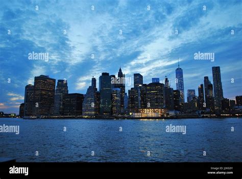 The Lower Manhattan Sunset View From The East River Stock Photo Alamy