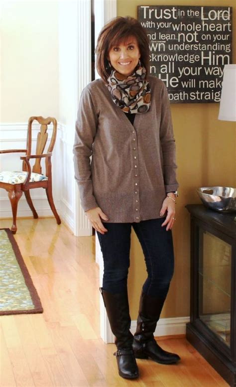Casual Outfits For Middle Aged Woman 50 Best Outfits Page 71 Of 87 In 2020 Fashion Over 40