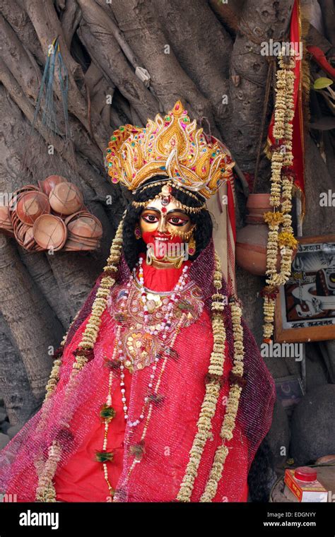 Roadside Kali Shrine In Kolkata Hi Res Stock Photography And Images Alamy