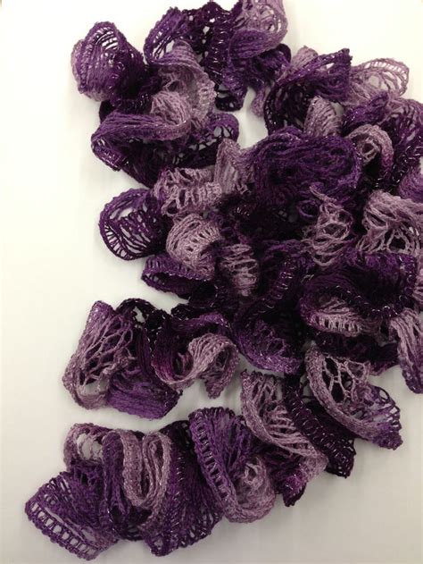 They're mostly free patterns and they're all scarves that knit up words of wisdom from other knitters: How to Finger Knit a Scarf: Tutorial and Patterns ...