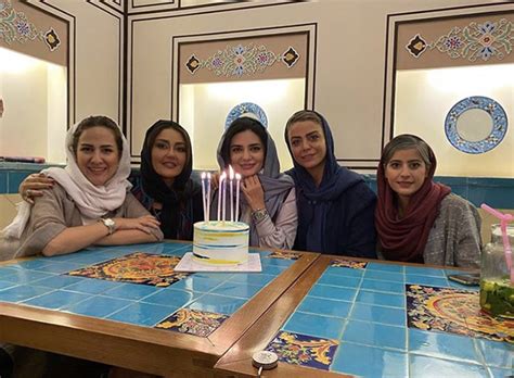 Barbravi pravi choisit donc la carte de la simplicité, face à celle, tout aussi payante à l'eurovision, de la comédie et du kitsch. Linda Kiani celebrating her birthday with friends - Page 2 of 4 - news