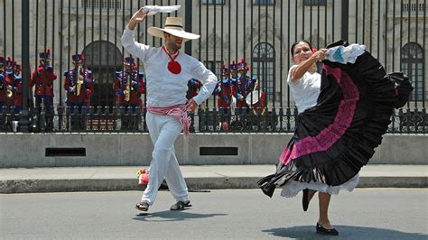 Las Artes En El Perú Costumbres Y Tradiciones En El Perú