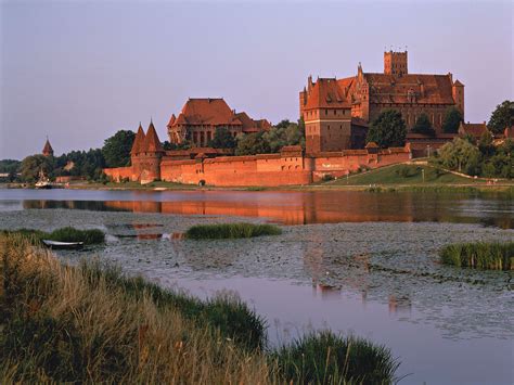 Malbork Castle Poland The Largest Castle In The World Built Early