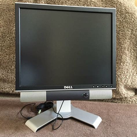 Dell 17 Inch Monitor Screen With Speakers And Cables In Norwich