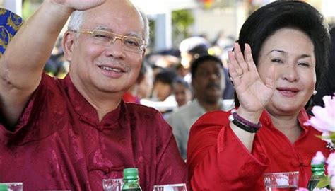 Kuala lumpur, malaysia (ap) — the latest on the trial of former malaysian prime minister najib razak on graft charges (all times local) Polisi Malaysia Sita 284 Dus dari Rumah Najib Razak ...