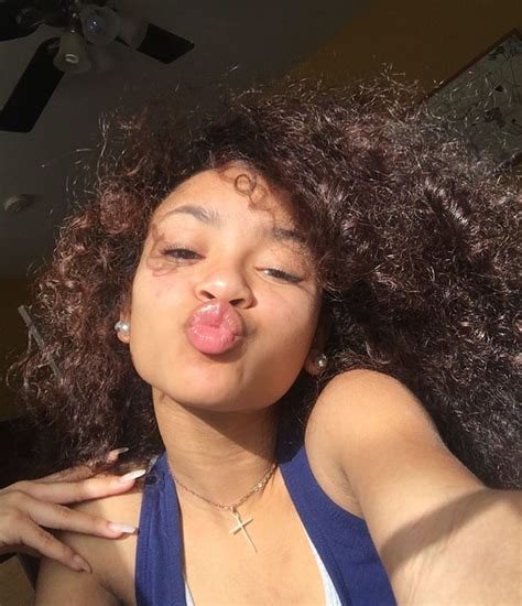 129k Likes 240 Comments Brit Miixeddoll On Instagram “kisses ☺️☺️☺️☺️☺️” Curly Girl
